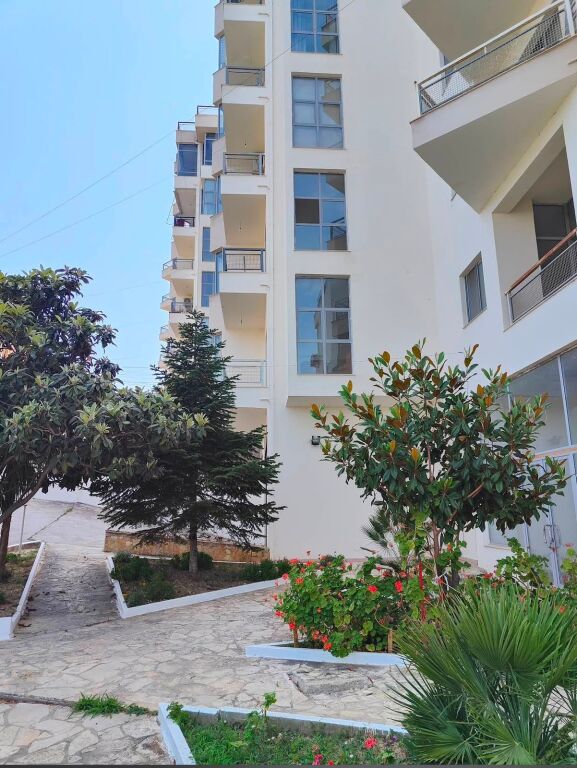 SHITET GARAZHD 23 M2 SHKEMB KAVAJE 13000 EURO