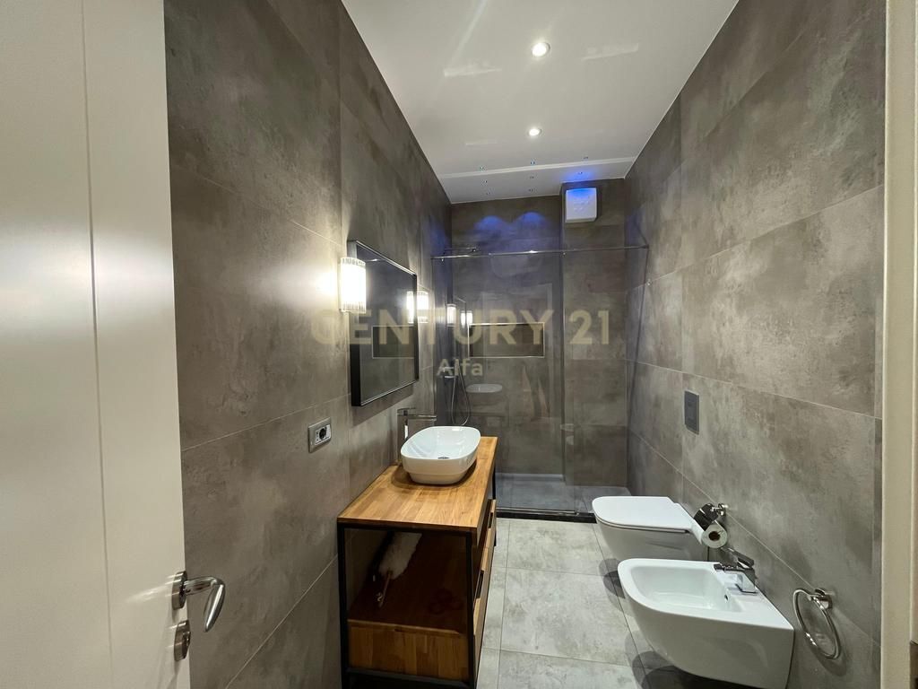 Apartment 2+1+2 for sale at Kodra e Diellit
