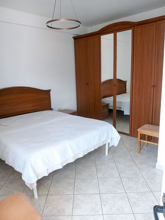 In affitto 3+1+2 vicino al Boulevard per 70.000 lek/mese