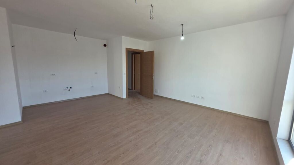 Affitto | Apartament 2 + 1 | Zgara 5 Maj | 500 €/mese