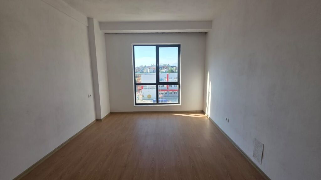 Qera | Apartament 3 + 1 | Zgara 5 Maj | 500 €/muaj