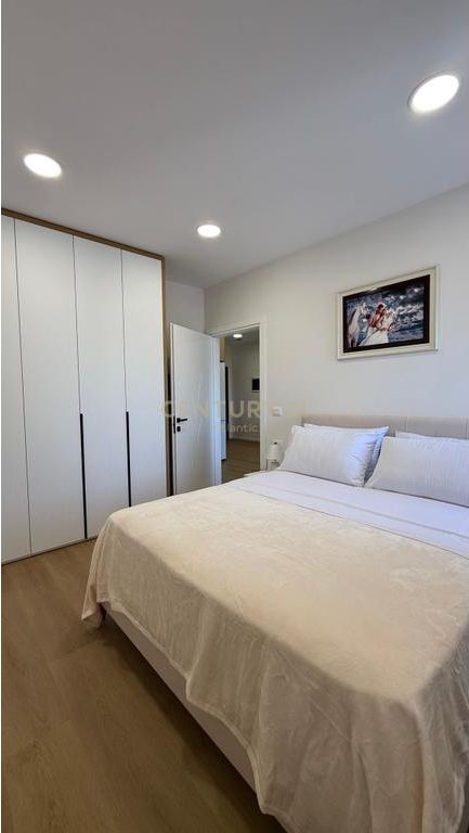 Apartament 1+1 Me Qira në Plazh Iliria, Durrës ! 50 m Larg Detit