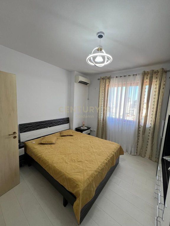 APPARTAMENTO IN AFFITTO 2+1+2 E GARAGE VICINO AL TRIBUNALE A DURRËS!