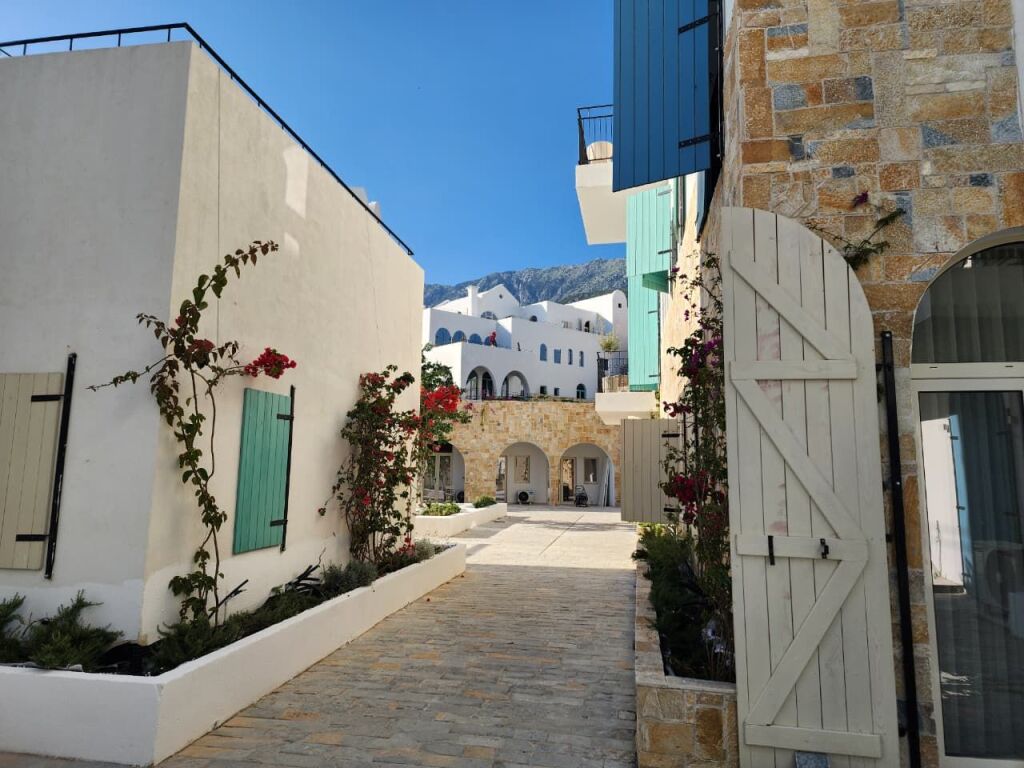 SUPER APPARTAMENTO 1+1 IN VENDITA --SANTORINI--DRIMADHE