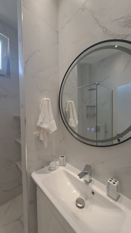 APARTMENT 2+1 FOR RENT FIRST LINE WITH SEA IN ILIRIA!