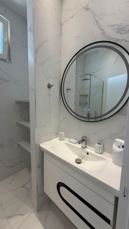 Appartamento Moderno 2+1 con Vista Mare – In Affitto sulla Spiaggia, Durazzo