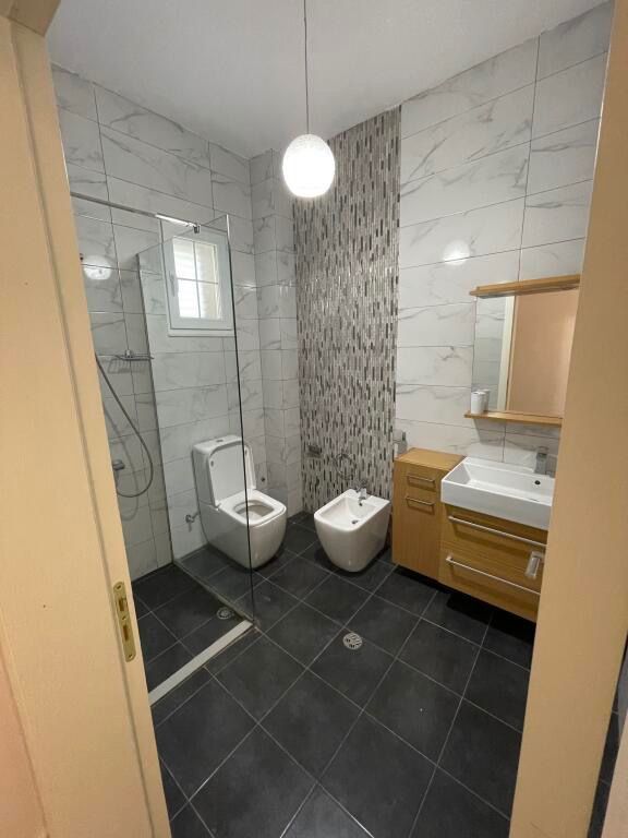 Apartament 2+1 me qera tek Jordan Misja prane Lavazho 007