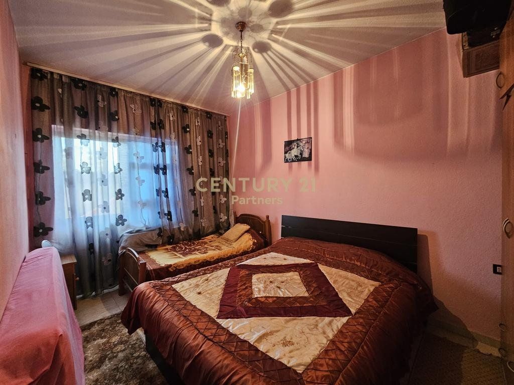 Villa privata su 2 piani in vendita in via Jordan Misja 350.000 €