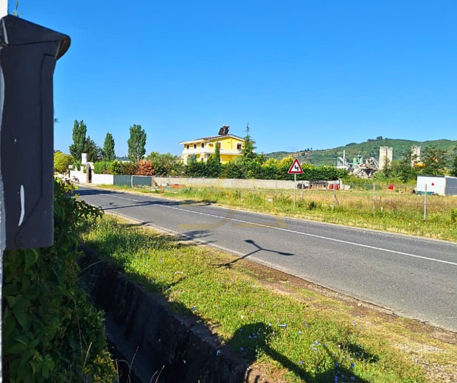 Shitet Objekt Biznesi Multifunksional Ekskluziv – Vorë, Tiranë