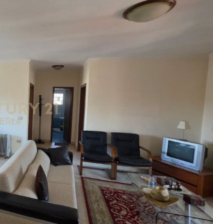 Xhamllik, Appartamento 2+1 in affitto