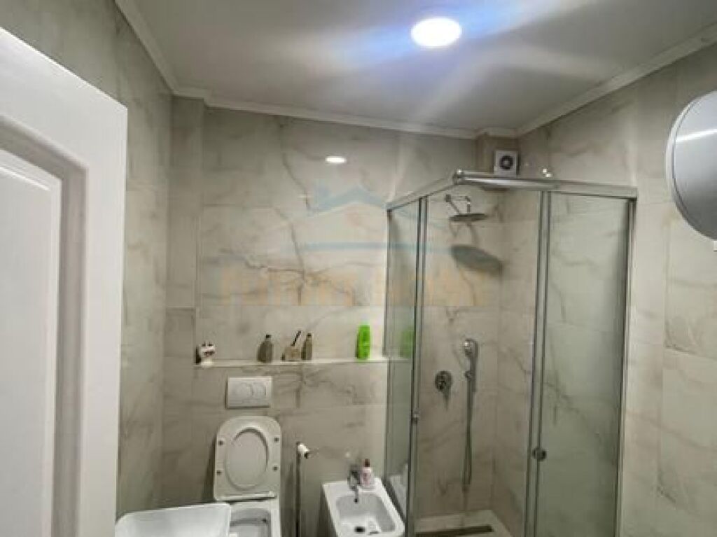 Affitto Appartamento 2+1+2, Centro, Tirana
