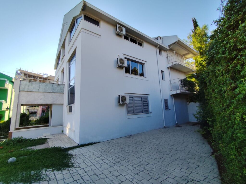 Villa for rent near German Villas