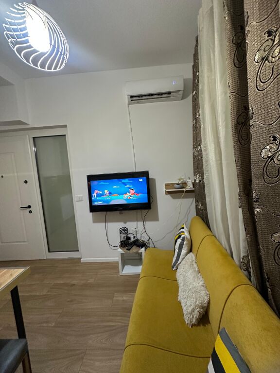Affittasi 1+1 a Mangalem per 35.000 lek/mese