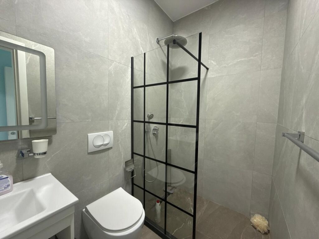 Affittasi appartamento moderno 2+1 in Rruga e Dibrës, vicino alle istituzioni, complesso nuovo