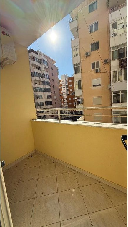 Apartament 2+1 Me Qira në Plazh Iliria, Durrës - 400€