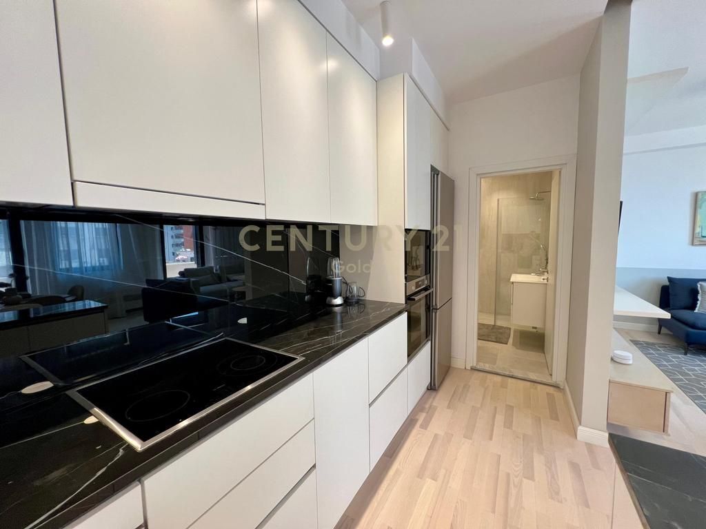 APARTAMENT PER QERA 2+1+2 + POST PARKIMI TEK RR.BARRIKADAVE!!