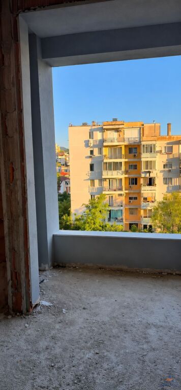 VENDESI APPARTAMENTO 2+1+BALCONE "VICINO AL CARCERE DELLE DONNE, ALI DEMI" 173000 EURO