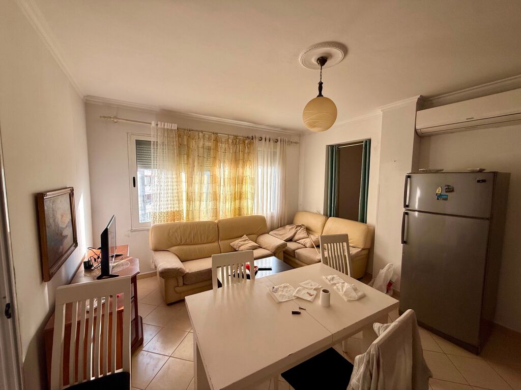 📣 QERA Apartament 2+1 Me Ballkon 📍 Rruga e Teleferikut, Prane Market Aldi ✨  💶 Cmimi 40.000 Leke/Muaj