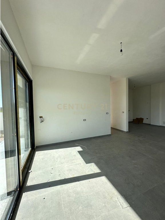 ESCLUSIVO! VILLA INDIVIDUALE CON PISCINA IN VENDITA NEL GOLFO DI LALZ! 340.000€