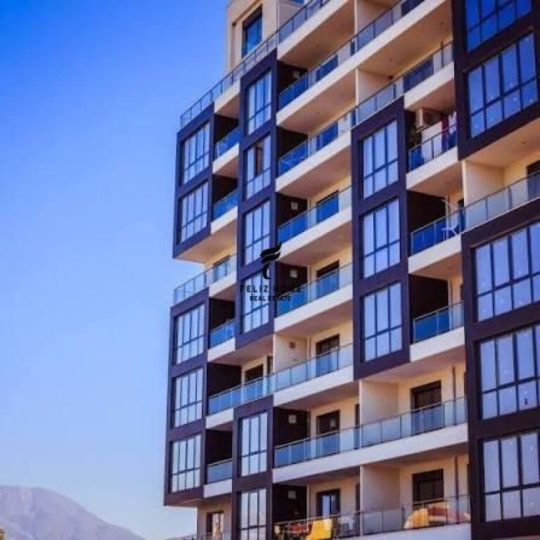 VENDESI APPARTAMENTO 2+1 VIA NDRE MJEDA 220.000 EURO  FH-78600