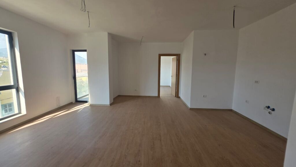 Affitto | Apartament 2 + 1 | Zgara 5 Maj | 500 €/mese