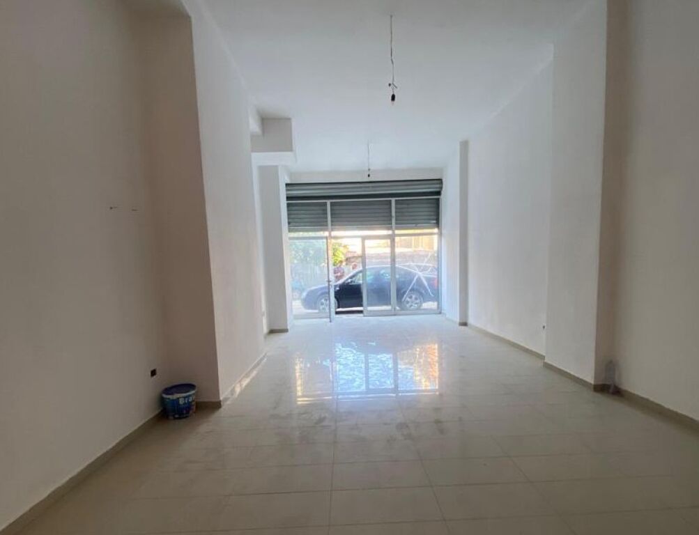 OCCASION ZONE 1450€ M2 BUSINESS UNIT FOR SALE IN ASTIR