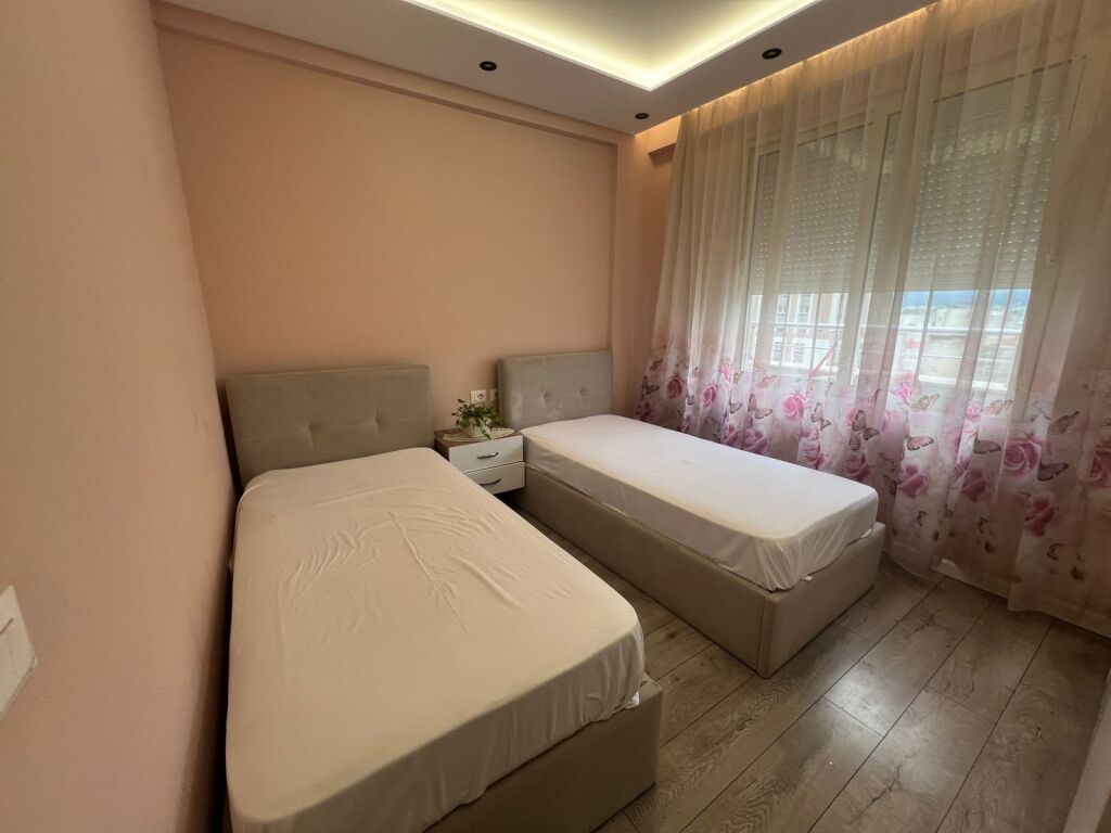 Apartament 2+1 Me Qera te Fusha aviacionit