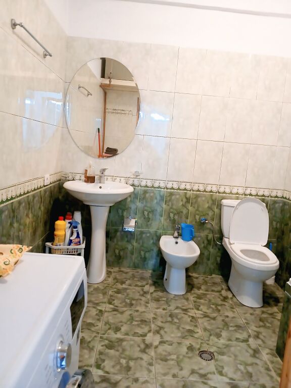 In affitto 3+1+2 vicino al Boulevard per 70.000 lek/mese
