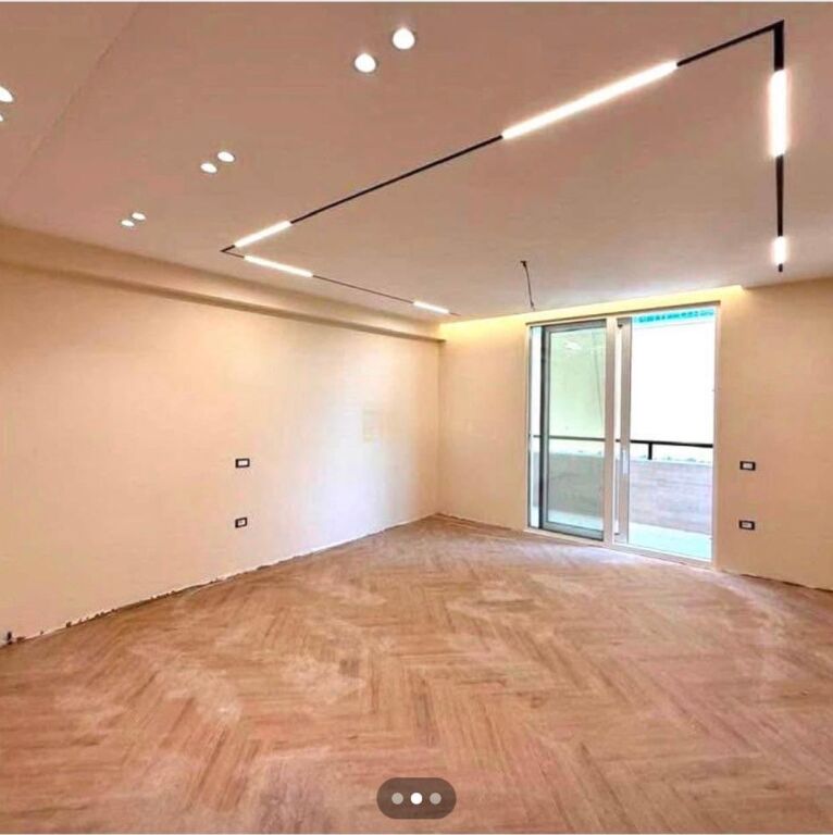 Super Appartamento 2+2+1 con balcone in vendita Vicino alla ex Esposizione
