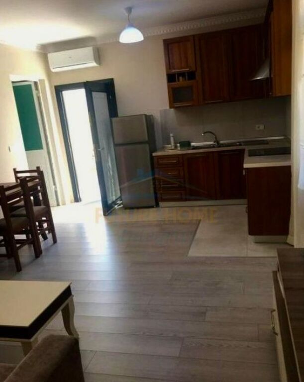 Affitto, Appartamento 1+1+Parcheggio, Ex Mercato Elettrico, Tirana.