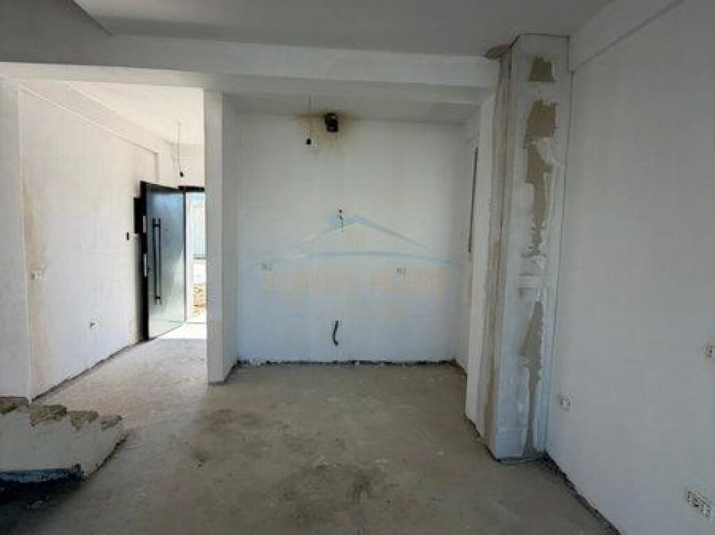 Shitet, Vilë, Turquoise Marina, Hamallaj, Durrës.