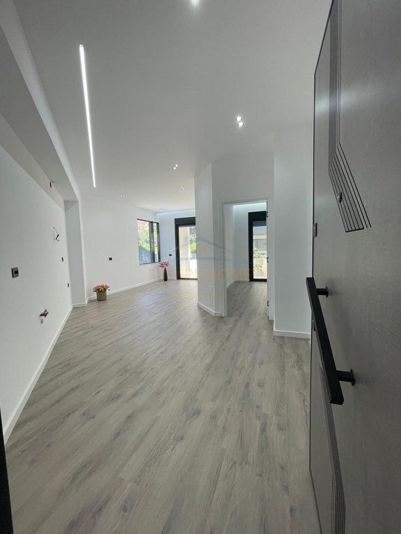 In vendita, Appartamento 1+1, Via ''Murrat Terbaci'', Vlorë.