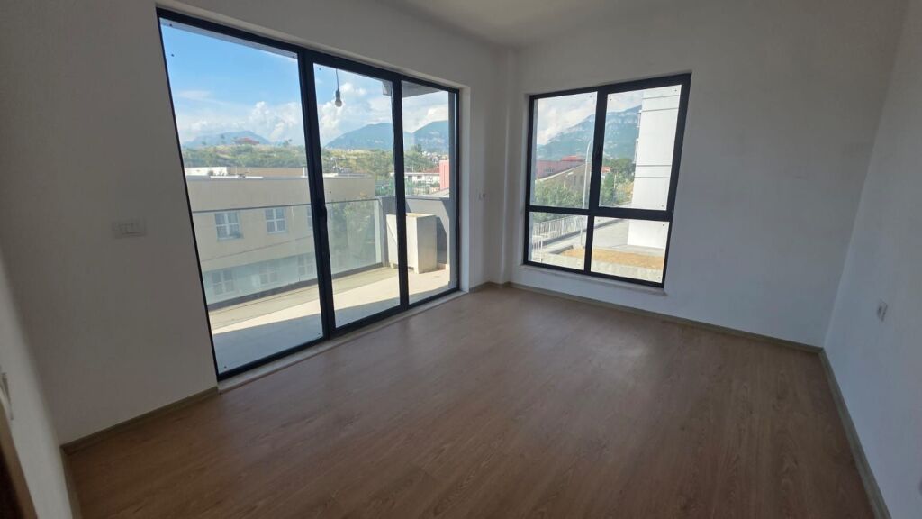 Affitto | Apartament 2 + 1 | Zgara 5 Maj | 500 €/mese