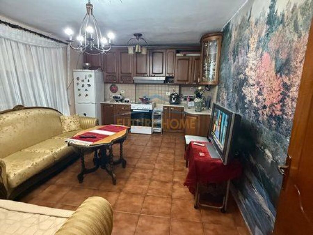 In vendita, Appartamento 2+1, Maternità Nuova, Tirana