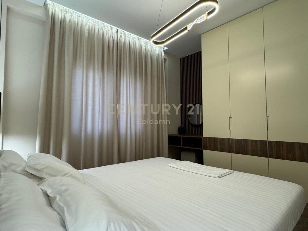 VENDESI APPARTAMENTO MODERNO 1+1 A SPIAGGIA ILIRIA!   112.000 €