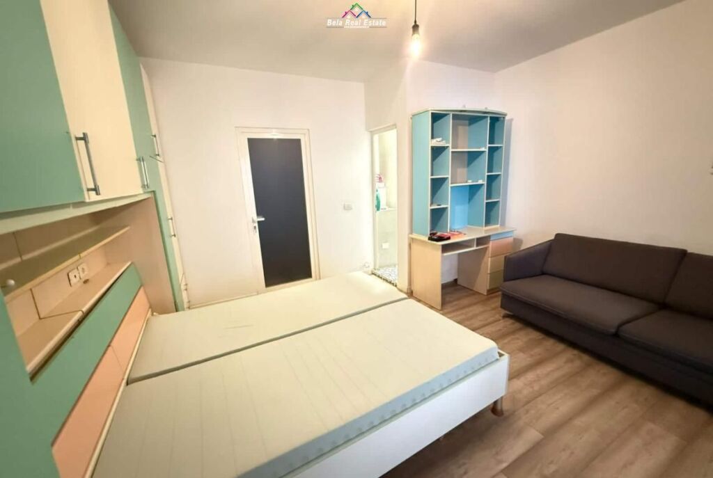 Appartamento In Affitto 1+1 In Via Barricade ( ID B2101333) Tirana