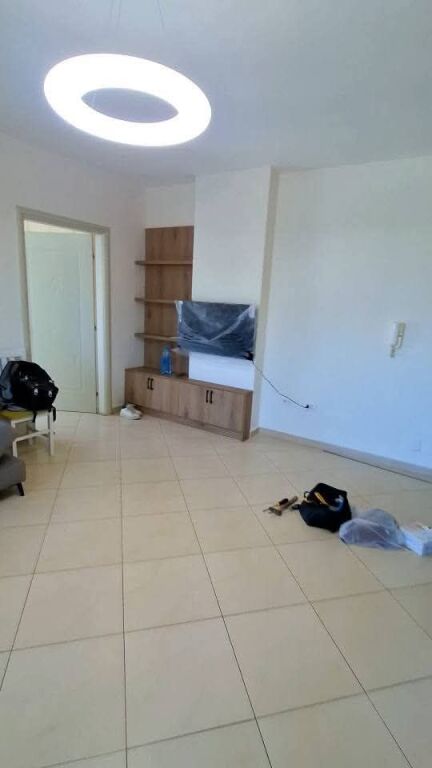 Apartament me Qira 1+1 - Mbas ambasades Amerikane. Rr. Ali Visha. Tirane.