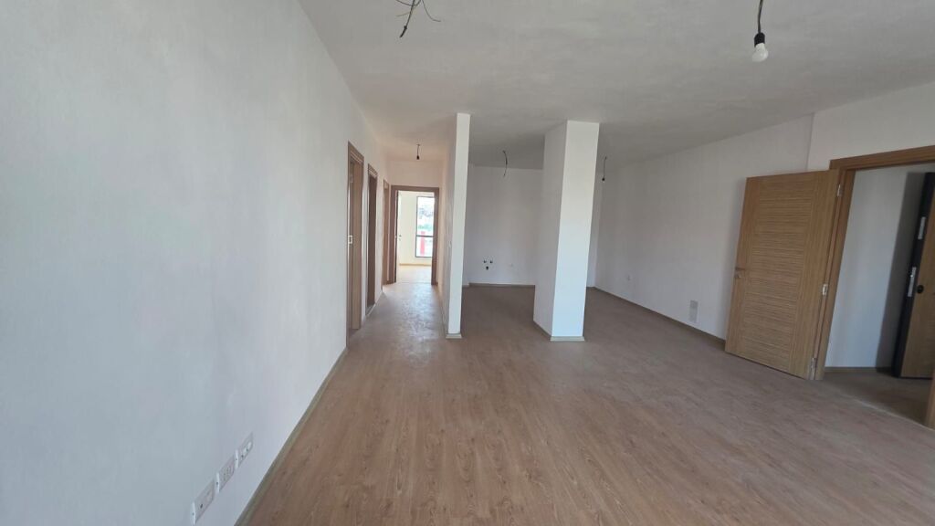 Qera | Apartament 3 + 1 | Zgara 5 Maj | 500 €/muaj
