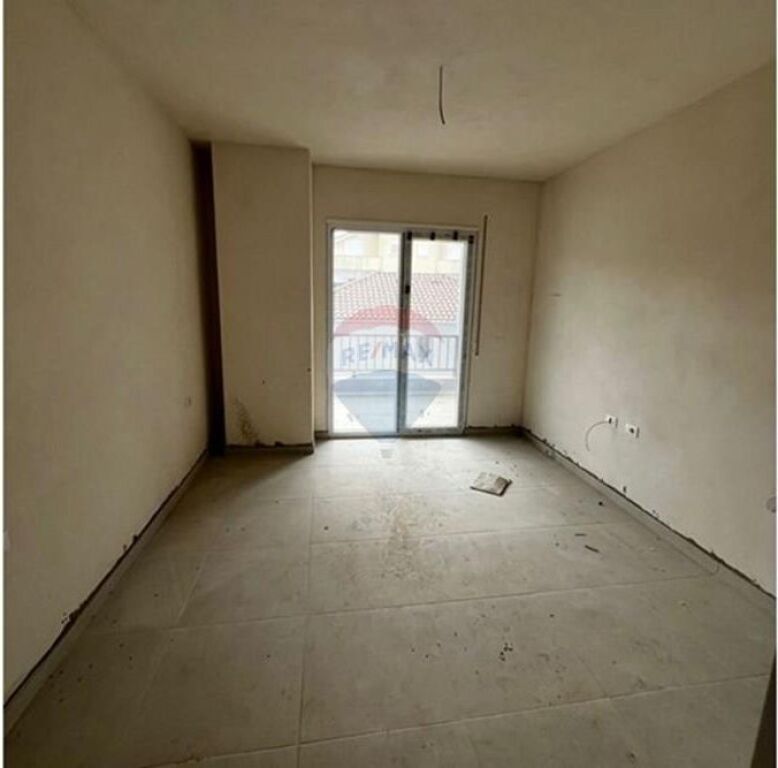Appartamento - In Vendita - Via 5 Maji, Tirana