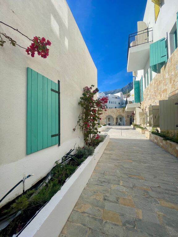 Shitet Apartament 1+1 tek Santorini ne Dhermi