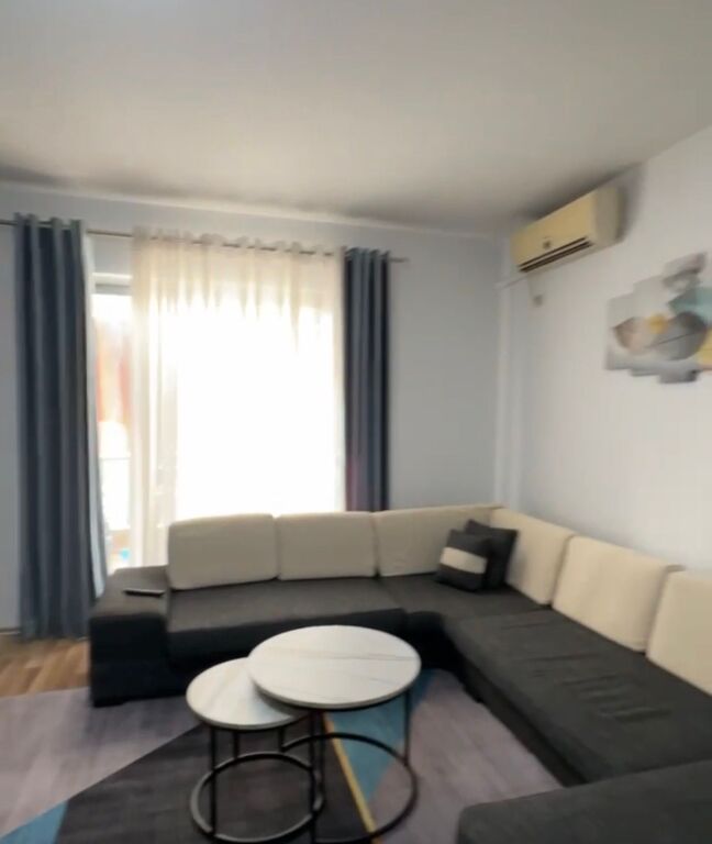 Appartamento 1+1 in vendita a Kamez!