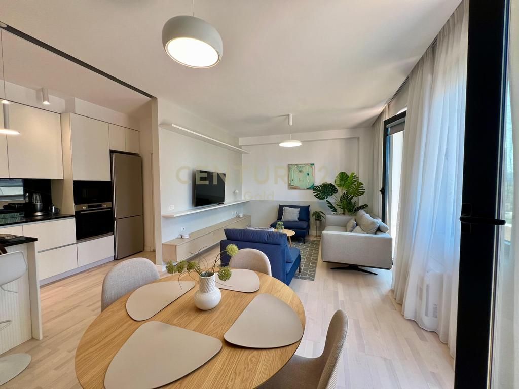 APARTAMENT PER QERA 2+1+2 + POST PARKIMI TEK RR.BARRIKADAVE!!
