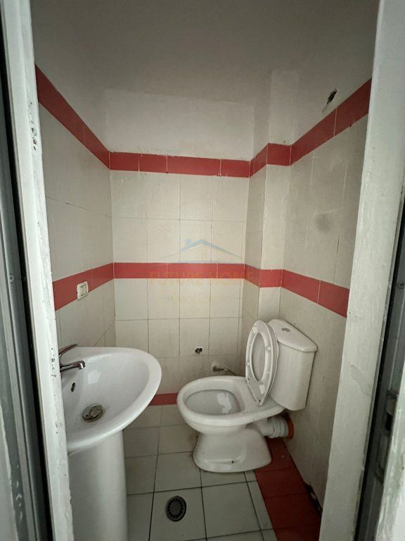 Shitet,Njesi Biznesi, Lungomare,Vlore