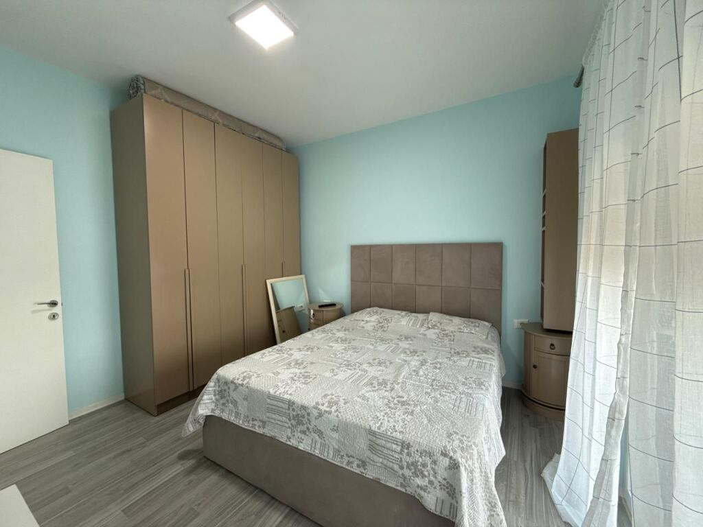 Affittasi appartamento moderno 2+1 in Rruga e Dibrës, vicino alle istituzioni, complesso nuovo