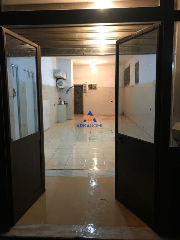 LOCALE COMMERCIALE IN AFFITTO 50M2 "LAPRAKE, KUPOLA" 30.000 LEKE