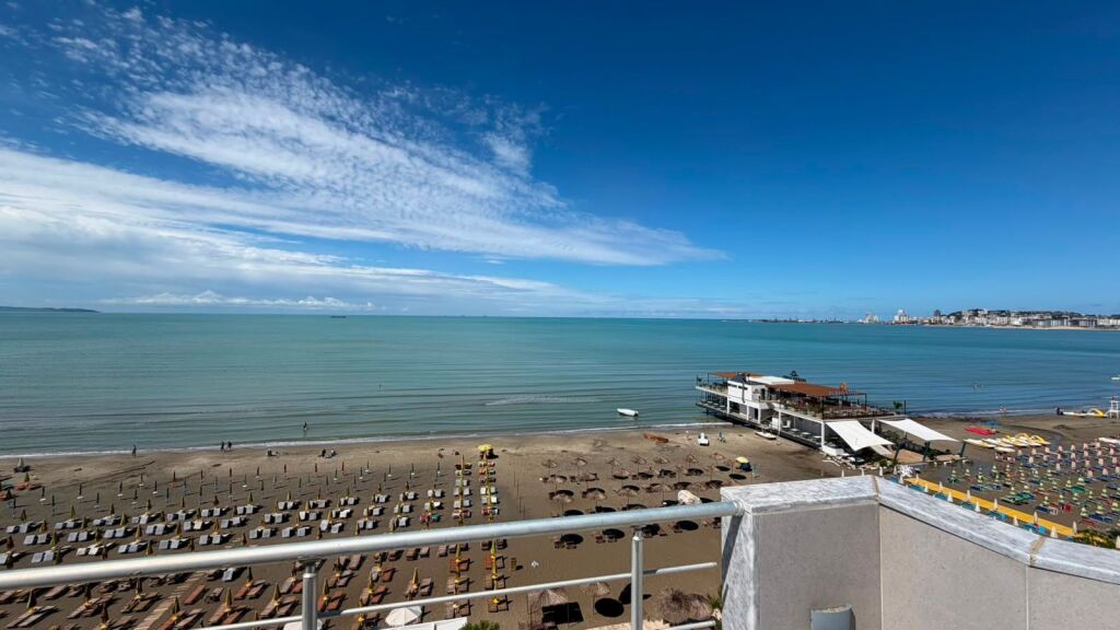 Appartamento Moderno 2+1 con Vista Mare – In Affitto sulla Spiaggia, Durazzo