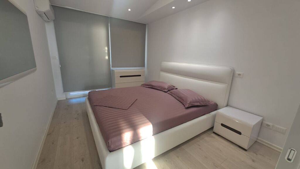 APARTMENT 2+1 FOR RENT FIRST LINE WITH SEA IN ILIRIA!