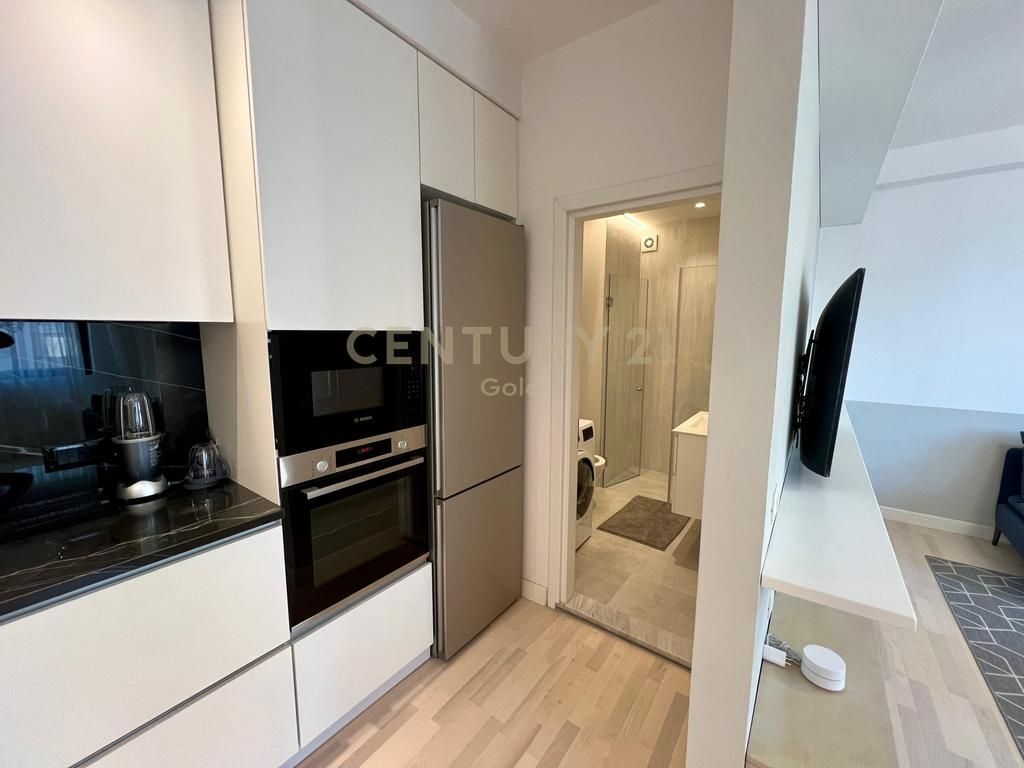 APARTAMENT PER QERA 2+1+2 + POST PARKIMI TEK RR.BARRIKADAVE!!