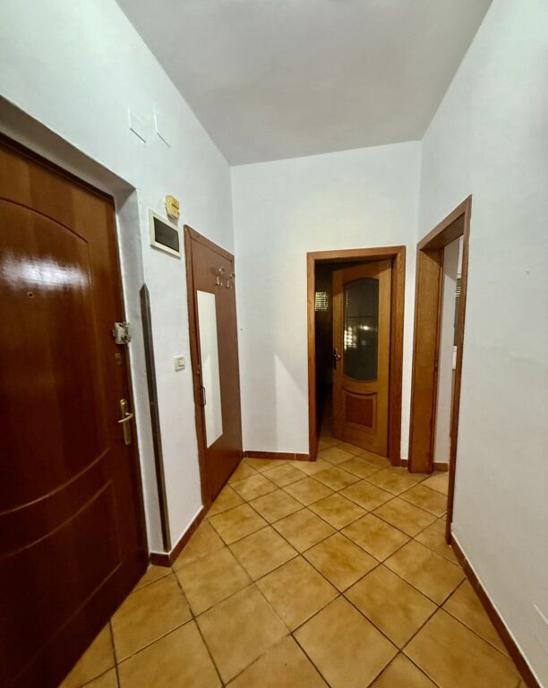 Appartamento 2+1 in affitto a Kryqëzimi i Brrylit 500 mila lek vecchi