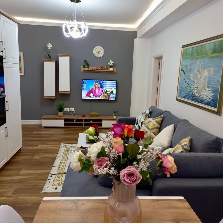 🏡 AFFITTO Appartamento 1+1 📍 Di fronte al Liceo “Petro Nini Luarasi” 🛣️ Via “Margarita Tutulani” ✨  